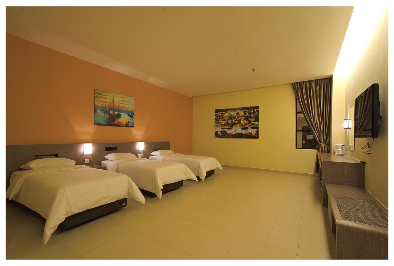 Prime City Express Hotel Kluang Exterior photo